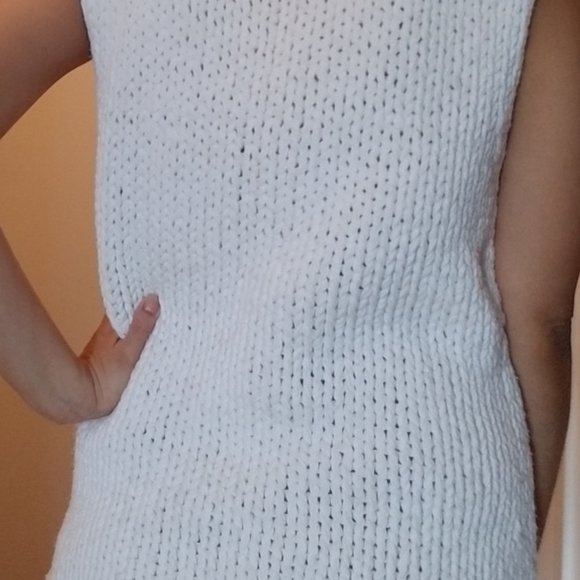 DKNY White Knitted Short Sleeved Sweater - Picture 2 of 2